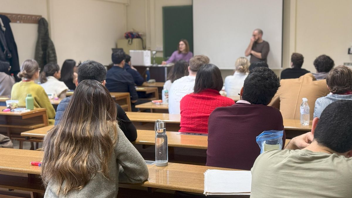 Plazas MIR 2026 en Extremadura: Sanidad adjudica de urgencia las 23 vacantes de Medicina y una de Farmacia