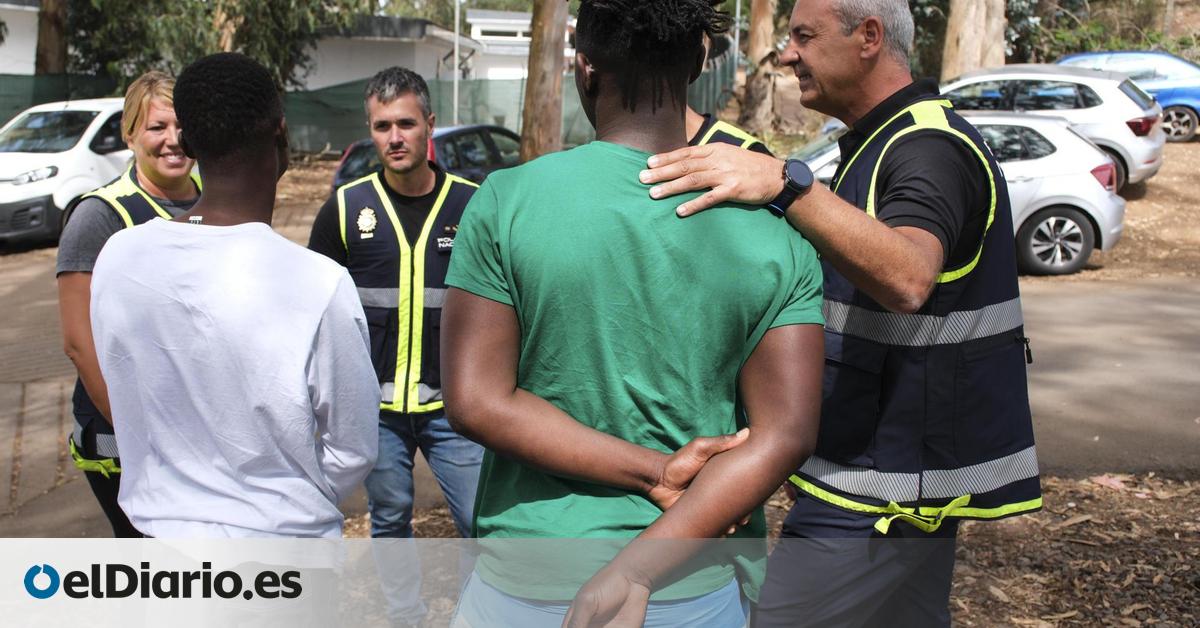 Policías y supervivientes de un cayuco que naufragó se encuentran para “cerrar el círculo”