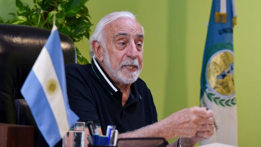 Reunión de UTA y empresarios de colectivos en Trabajo para evitar el paro del martes 13