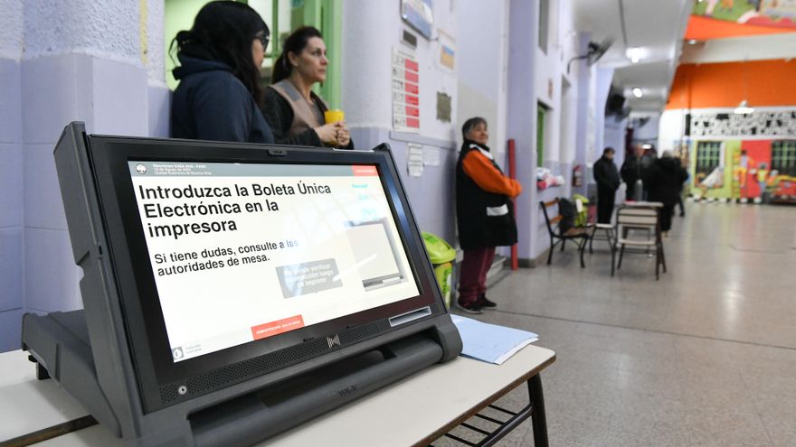 Servini advierte por "improvisación" e "impericia" en el voto electrónico en CABA y anunció "denuncia penal"