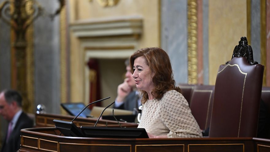 Imagen de la presidenta del Congreso, Francina Armengol, este martes durante la sesión plenaria del Congreso. EFE/ Fernando Villar