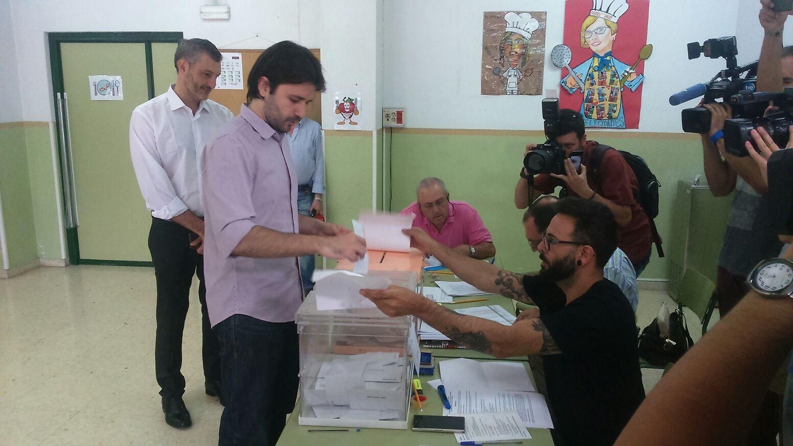 Sánchez Serna: "Si el 'sorpasso' es ganar al PP, creo que hemos hecho una campaña para lograrlo"