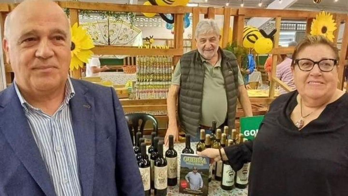 El ayuntamiento coruñés de Narón comparte una foto con Laureano Oubiña y el PSOE lo acusa de "blanquear el narcotráfico"