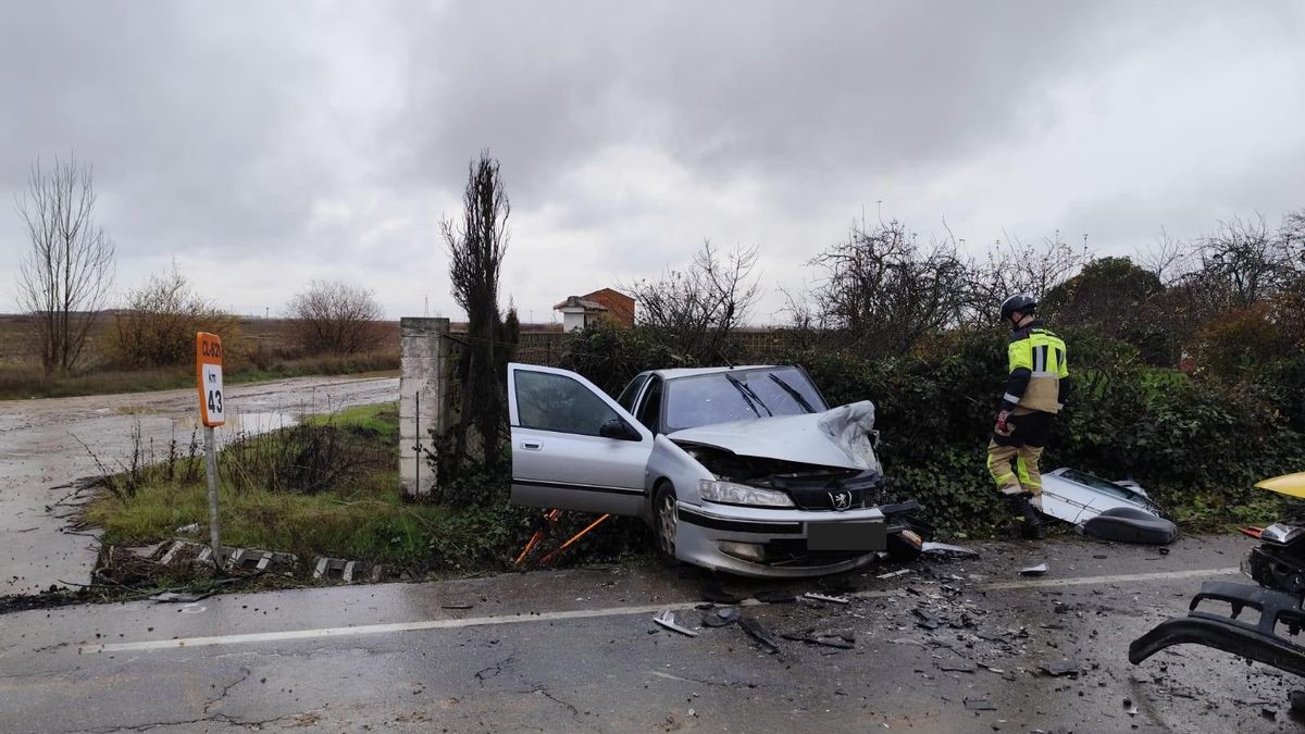El aparatoso accidente tuvo lugar cerca de un cruce en la carretera autónomica de Valencia a Astorga.