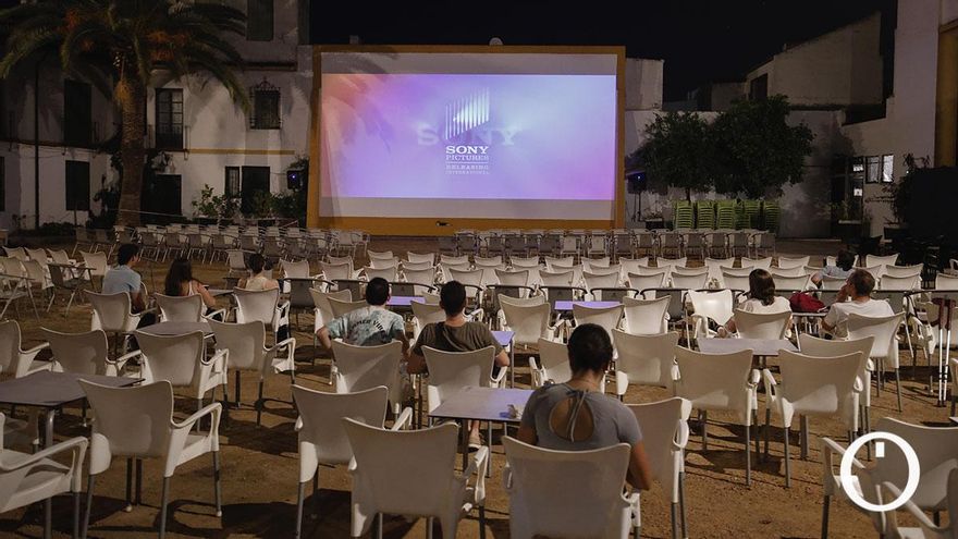 En el aire la apertura del cine de verano Coliseo para esta temporada