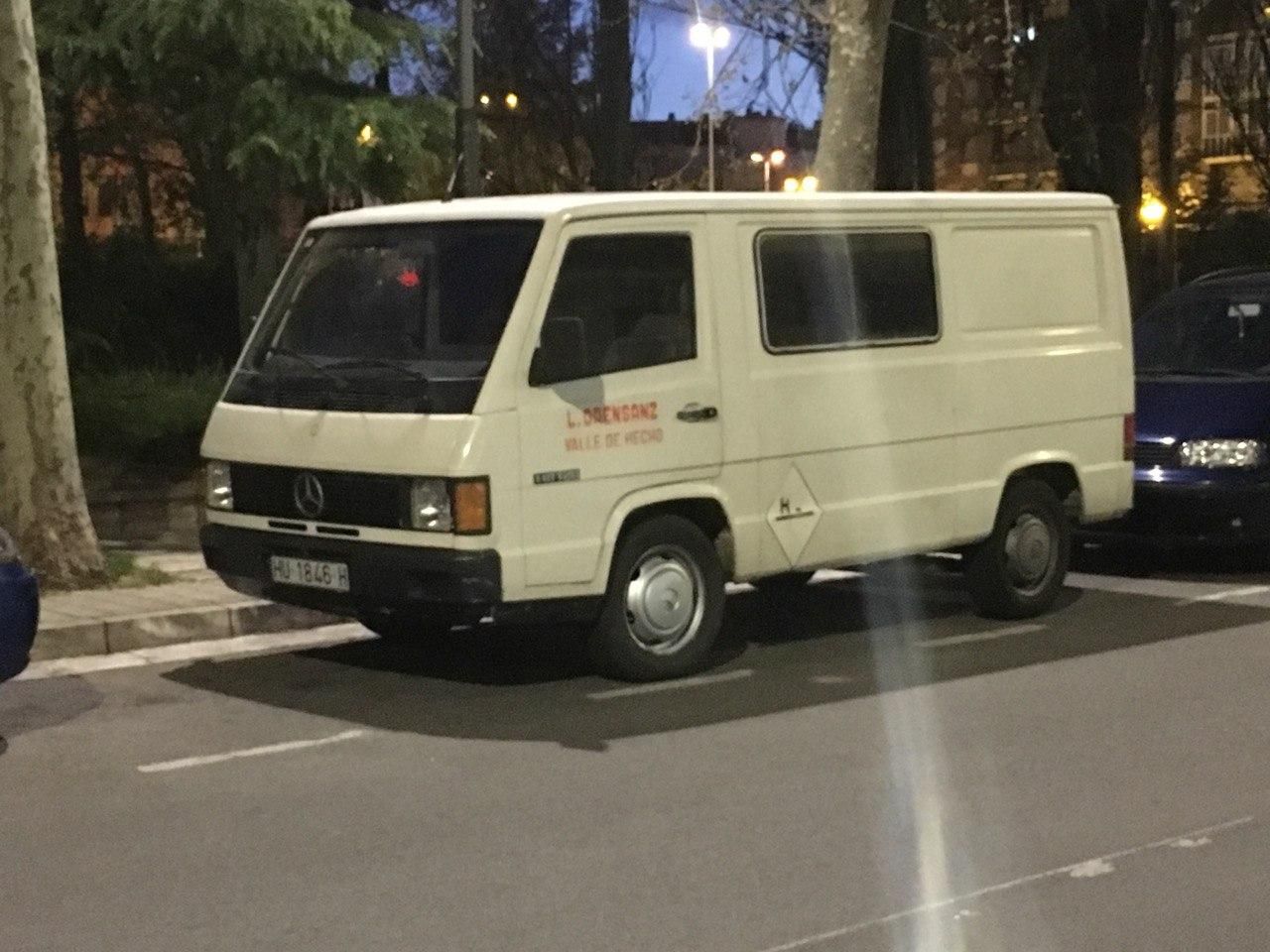 Una MB 100, con matrícula de Huesca, del año 1988