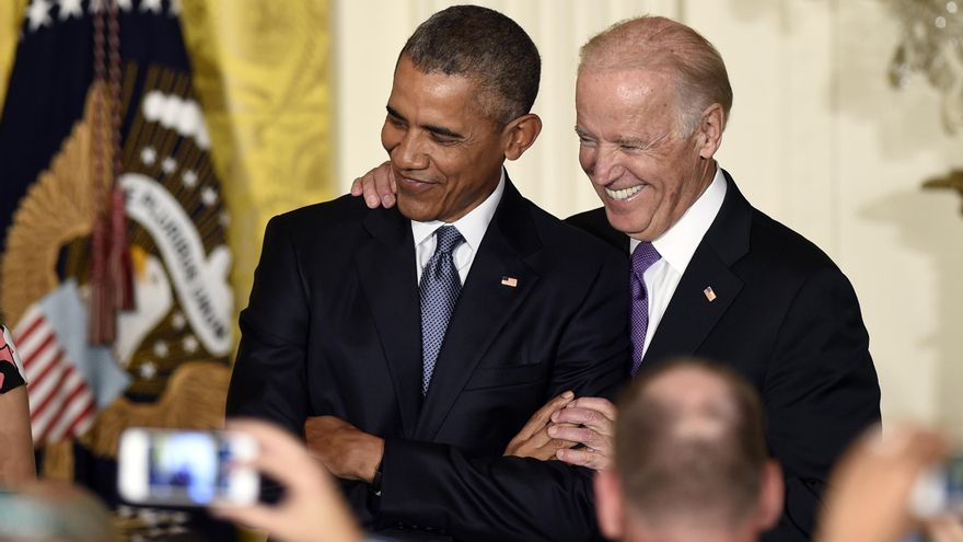 Obama cree que Biden debe reconsiderar su candidatura a la Casa Blanca, según el 'Washington Post'