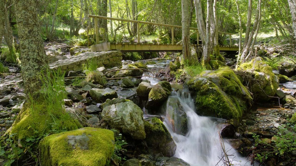 Ruta a la cueva San Genadio, en el Valle del Silencio.
