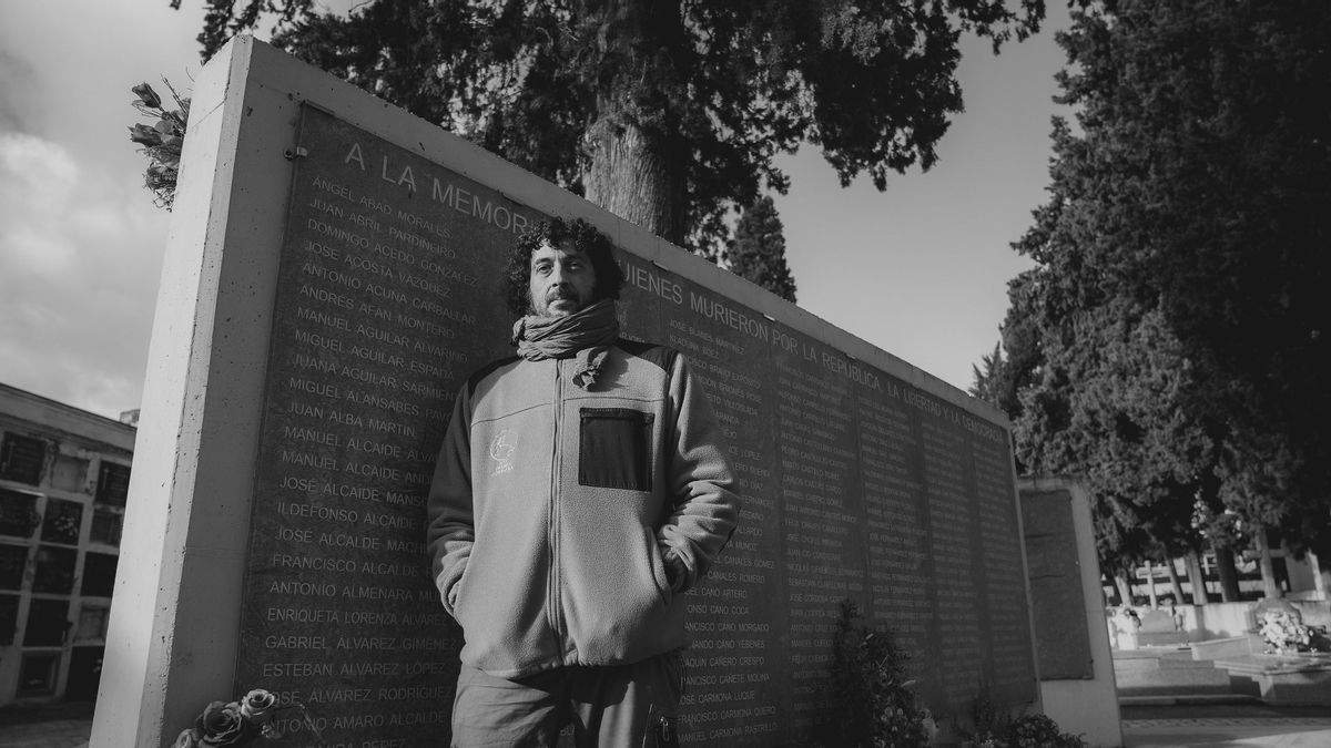 Entrevista N&B a Daniel Quiroga, coordinador exhumaciones de fosas en el cementerio de La Salud.