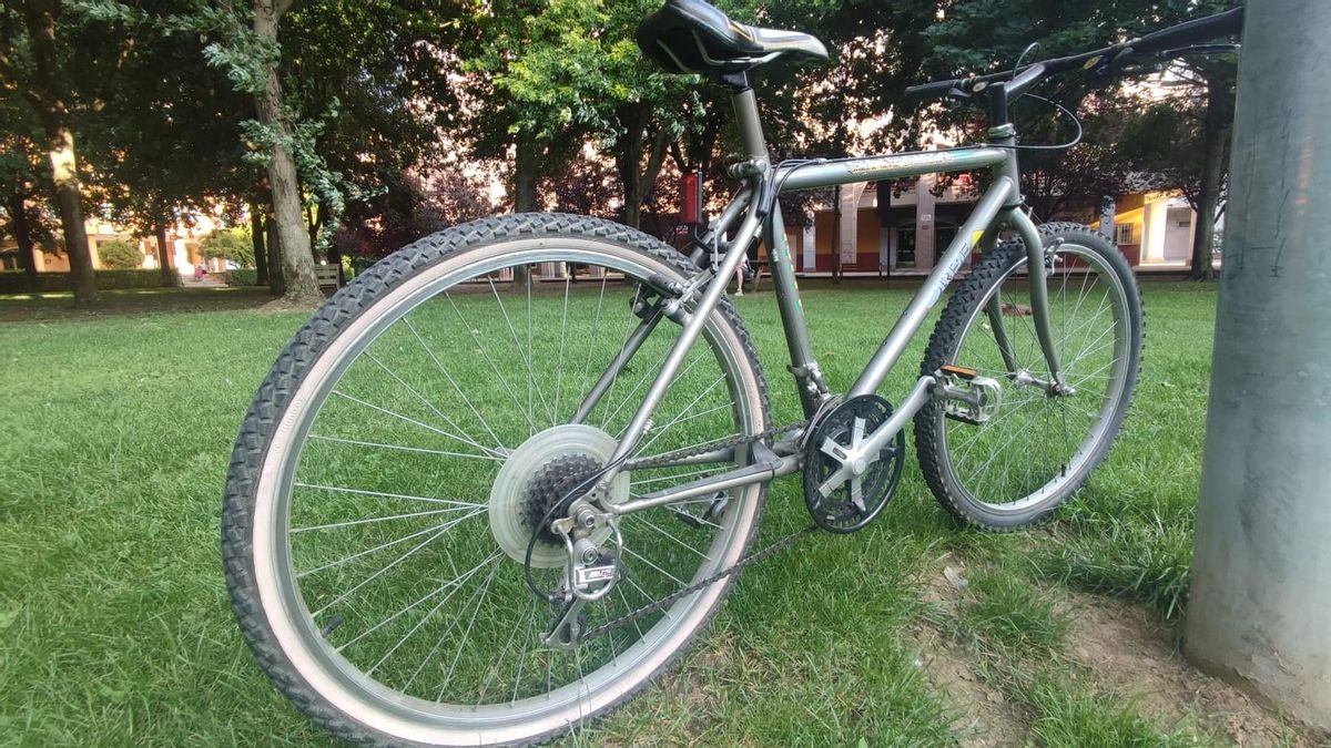 Imagen de una vieja bicicleta en León, archivo.