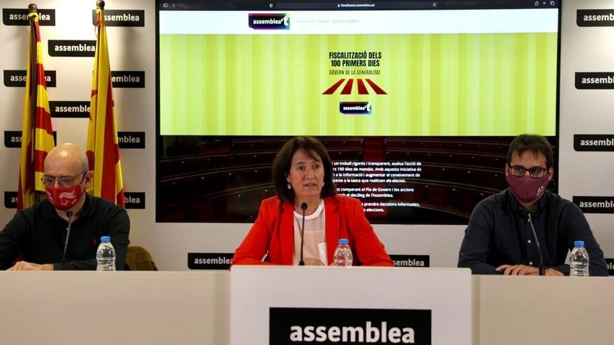 El secretario nacional de la ANC, Jordi Domingo, la presidenta de la entidad, Elisenda Paluzie, y el coordinador de la Comisión de Estrategia y Discurso de la ANC, Arnau Padró.