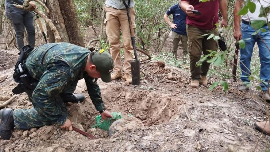 La Fiscalía paraguaya encuentra armas y explosivos supuestamente de la extinta guerrilla