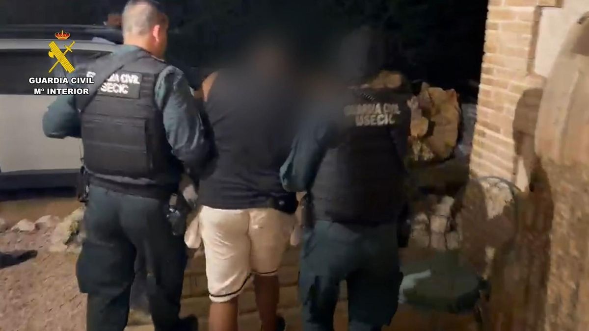 La Guardia Civil detiene a ocho hombres por delitos de tenencia ilícita de armas, pertenencia a organización criminal y contra la salud pública por tráfico de drogas