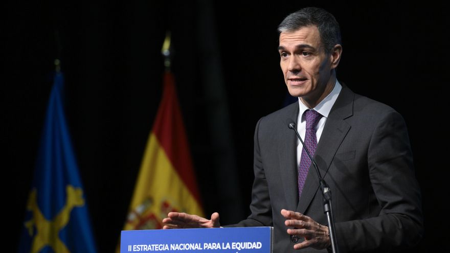 El presidente del Gobierno, Pedro Sánchez, interviene en la presentación de la II Estrategia Nacional para la Equidad Territorial y el Reto Demográfico, este miércoles en Infiesto (Asturias).