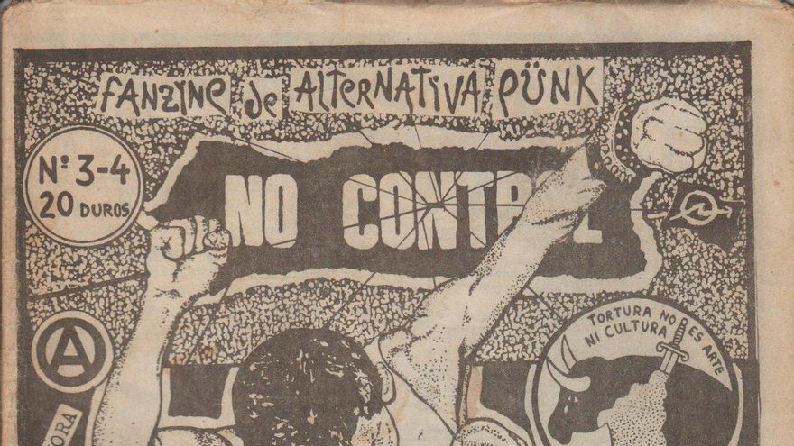 Uno de los ejemplares expuestos del fanzine No Control.