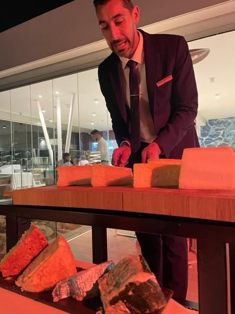 Nilo Sanchez y su carro de quesos