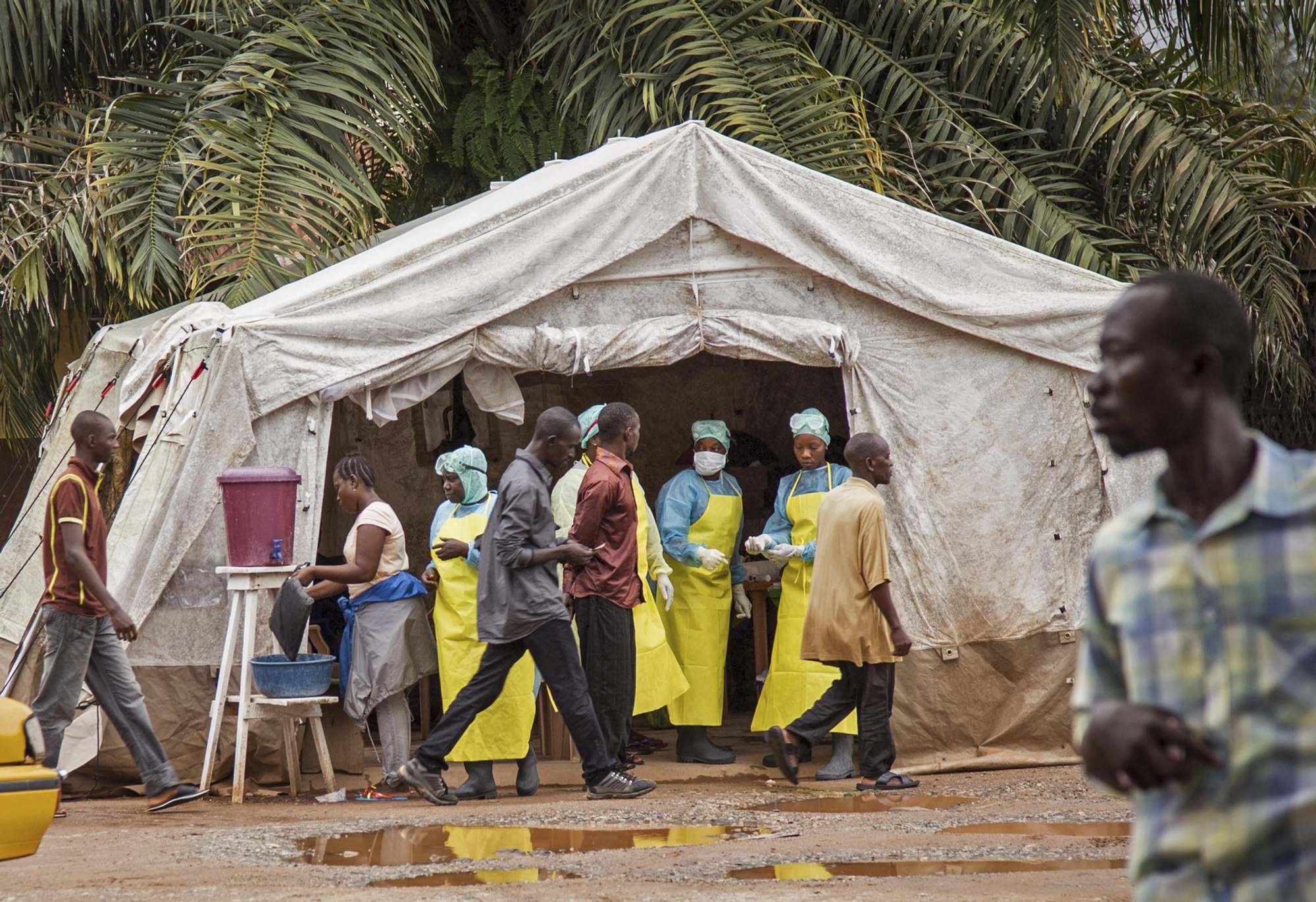 Hospital del Gobierno en Kenema, a 300 kilómetros de la capital de Sierra Leona. AP Photo/ Michael Duff