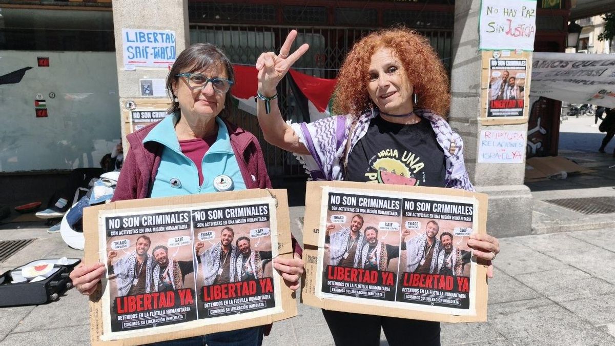 La concentración en Madrid por la libertad de los activistas de la Flotilla resiste entre la solidaridad y la inquietud