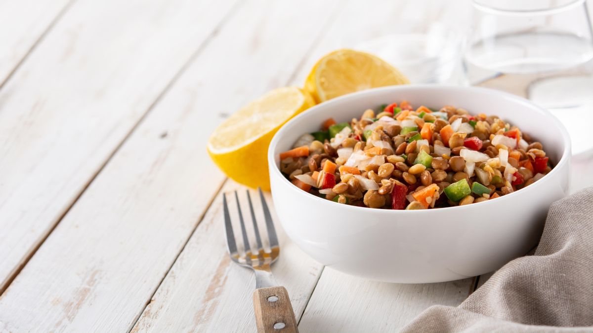 Ensalada de lentejas, un plato refrescante para comer en verano.