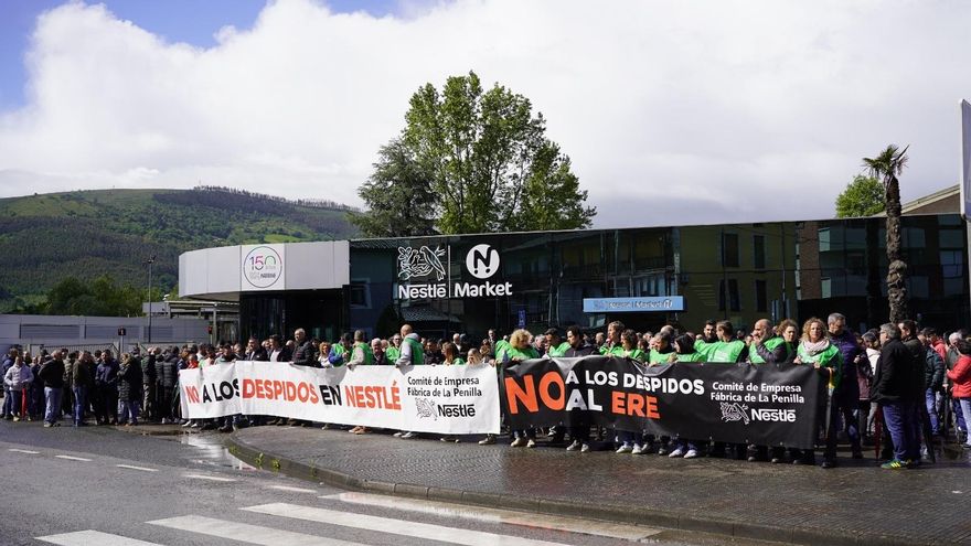 Seguimiento total de la plantilla de Nestlé en el primer día de paro para protestar por los 49 despidos en una fábrica "que genera beneficios"