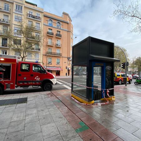Ascensor de bajada al párking de José Abascal clausurado por los bomberos