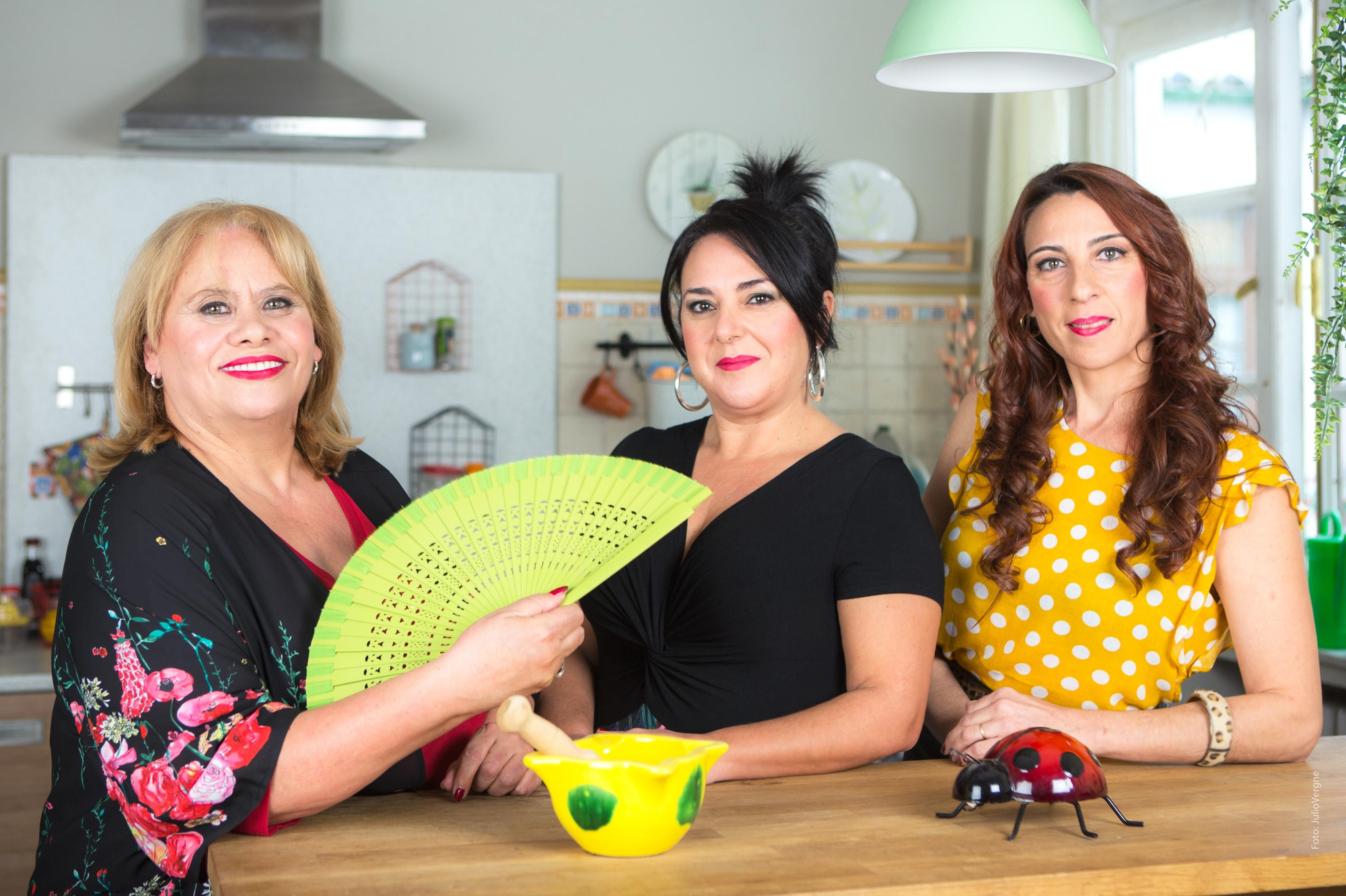 'Allí Abajo' muestra los posados oficiales de su tercera temporada