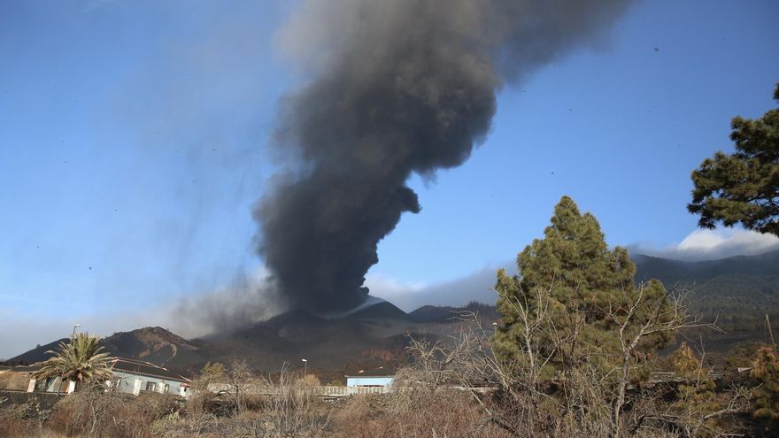 La erupción de La Palma vista desde Las Manchas