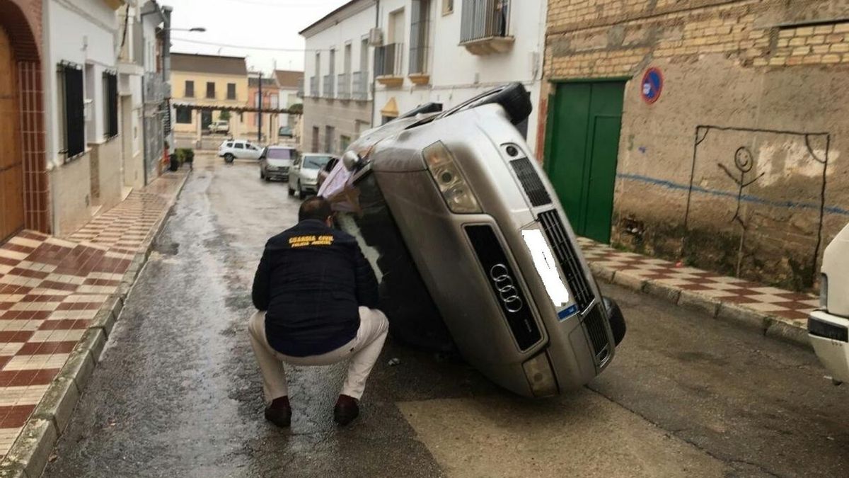 Detenidos tres varones por agredir a un vecino de Pedrera tras una discusión por un accidente