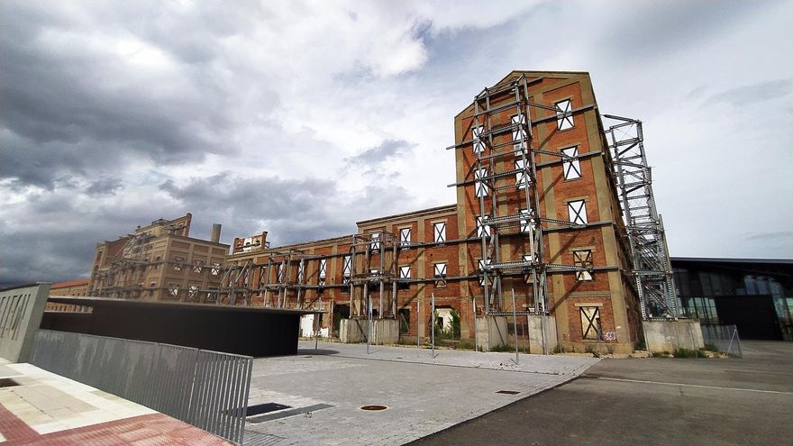 El Ayuntamiento gastará 4,4 millones en los muros de la azucarera, el edificio que falta del Palacio de Congresos de León