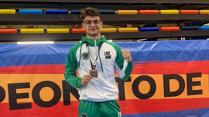 José Luis Rodríguez con su medalla de bronce