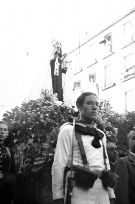 Procesión de la virgen del Carmen 1935 - Santos Yubero - militar