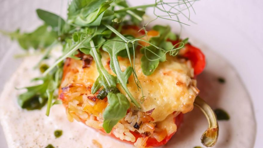 'Gemistá': la receta infalible de verduras rellenas de arroz que no requiere encender el horno