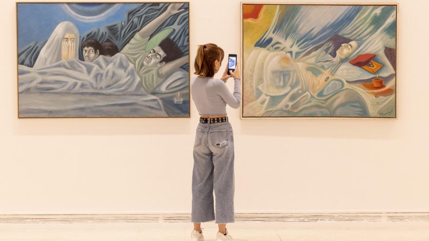 La exposición, producida por el IVAM, presenta la singular trayectoria del artista libanés Aref El Rayess (1928-2005), actor principal del arte y la cultura en el Líbano entre los años 1960-1980.