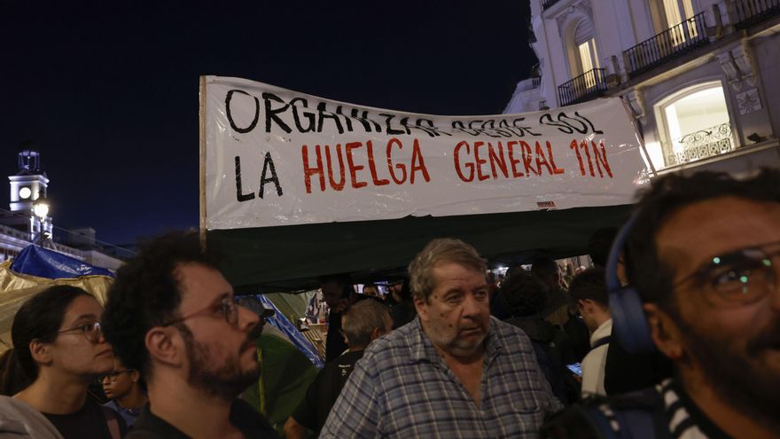 Vista de la acampada en protesta por la crisis de la vivienda en el país este miércoles, en la Puerta del Sol de Madrid.