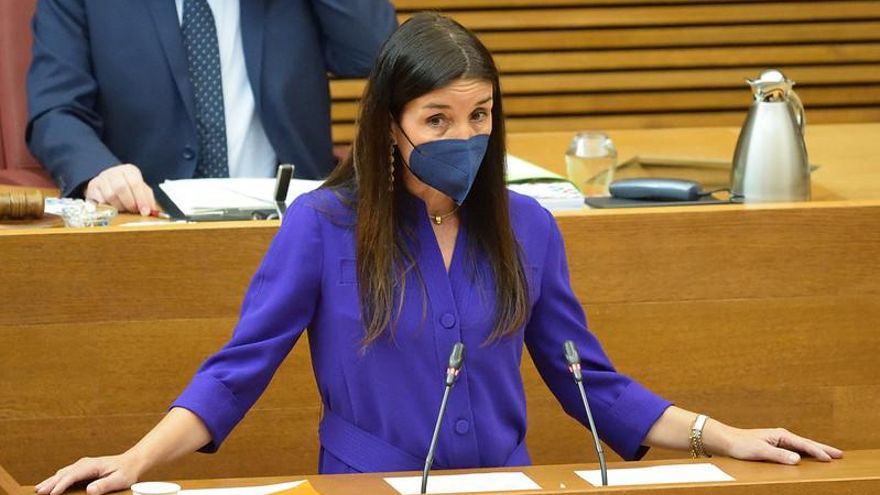 La diputada de Ciudadanos Ruth Merino durante la pregunta de control al Consell en las Corts Valencianes este jueves.