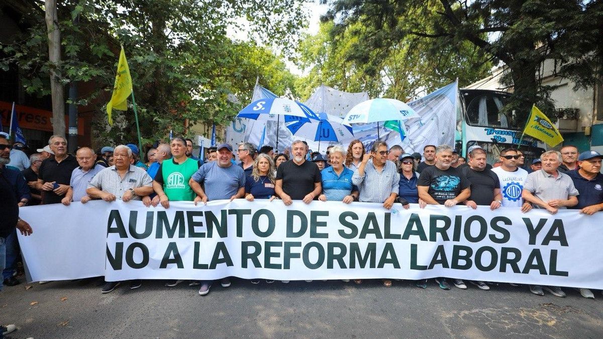 ATE, UOM, Aceiteros, Aeronáuticos y más de 100 sindicatos se movilizan en Córdoba contra la reforma laboral