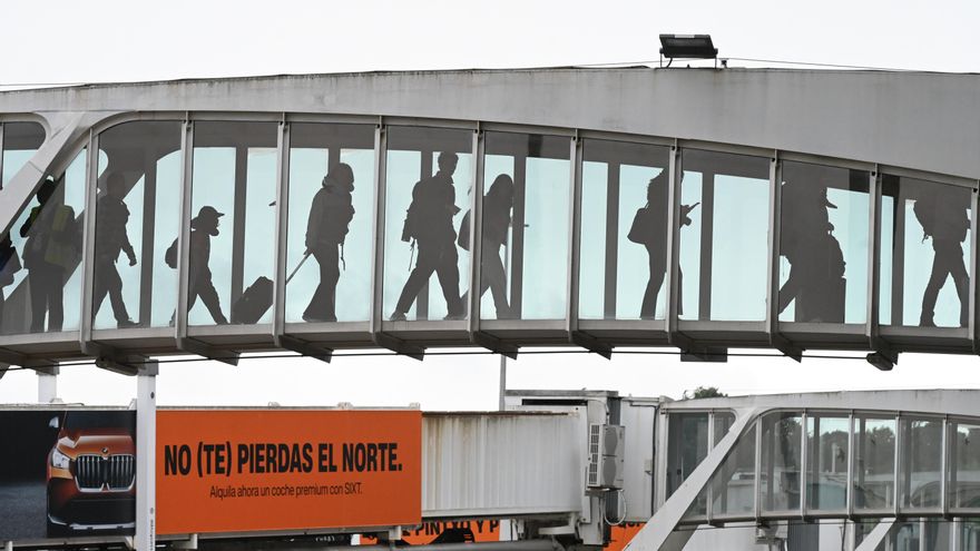 Qué es y qué no el acuerdo entre Pradales y Sánchez para que Euskadi coparticipe en la "gestión" de los aeropuertos