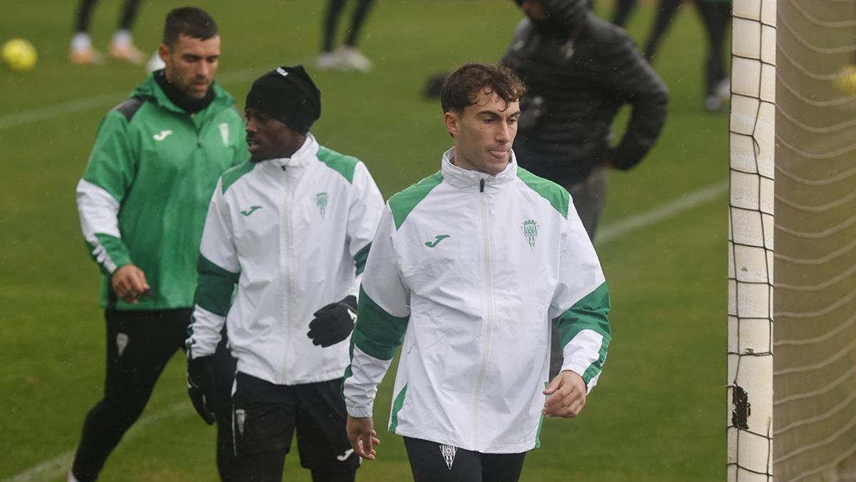 Mikel Goti en su primer entrenamiento con el Córdoba CF