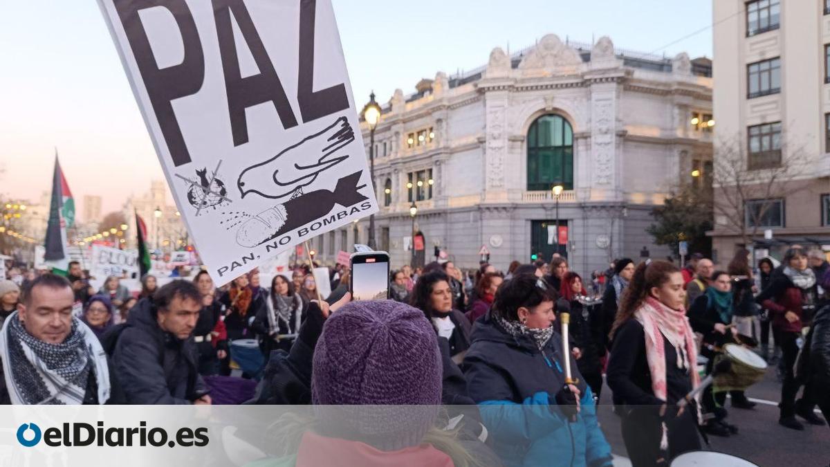 Miles de personas se manifiestan en Madrid ante el alto al fuego en ...