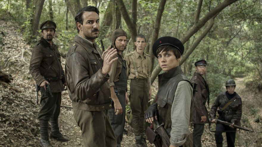 Miki Esparbé y Aura Garrido, un 'facha' y una 'roja' unidos contra los zombies en 'Malnazidos'