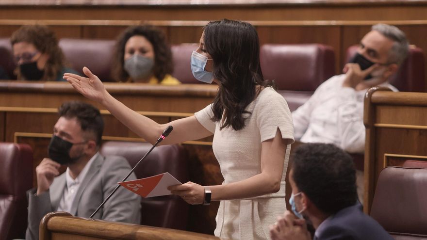 La líder de Cs, Inés Arrimadas, interviene en una sesión de control al Gobierno, a 9 de junio de 2021