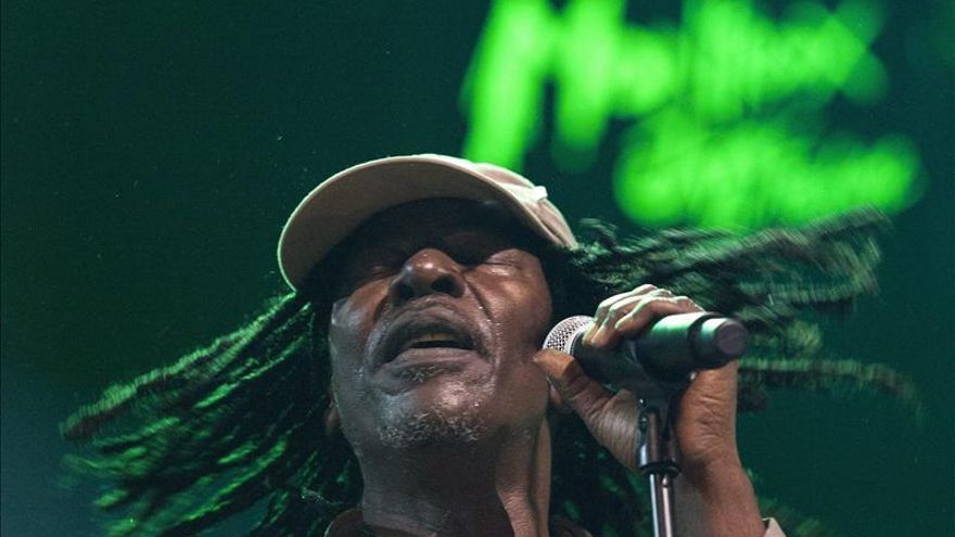 Alpha Blondy se aleja del "roots reggae" con su nuevo trabajo "Mystic Power"