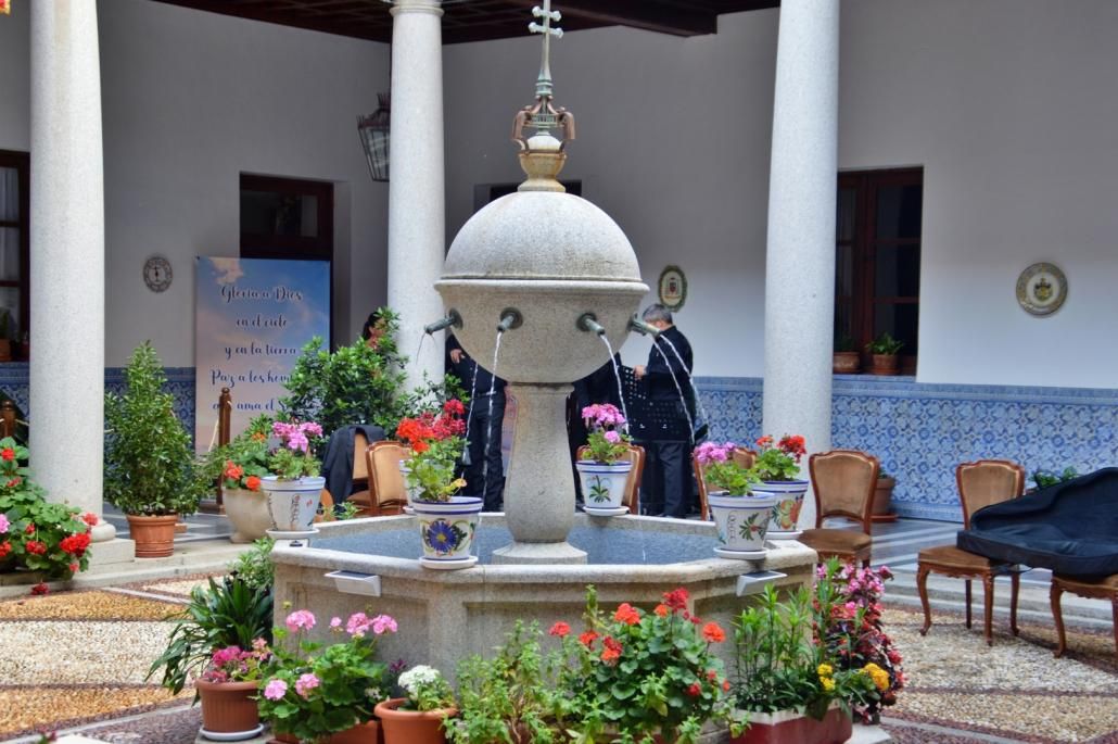 Patio de la calle Trinidad. Palacio Arzobispal