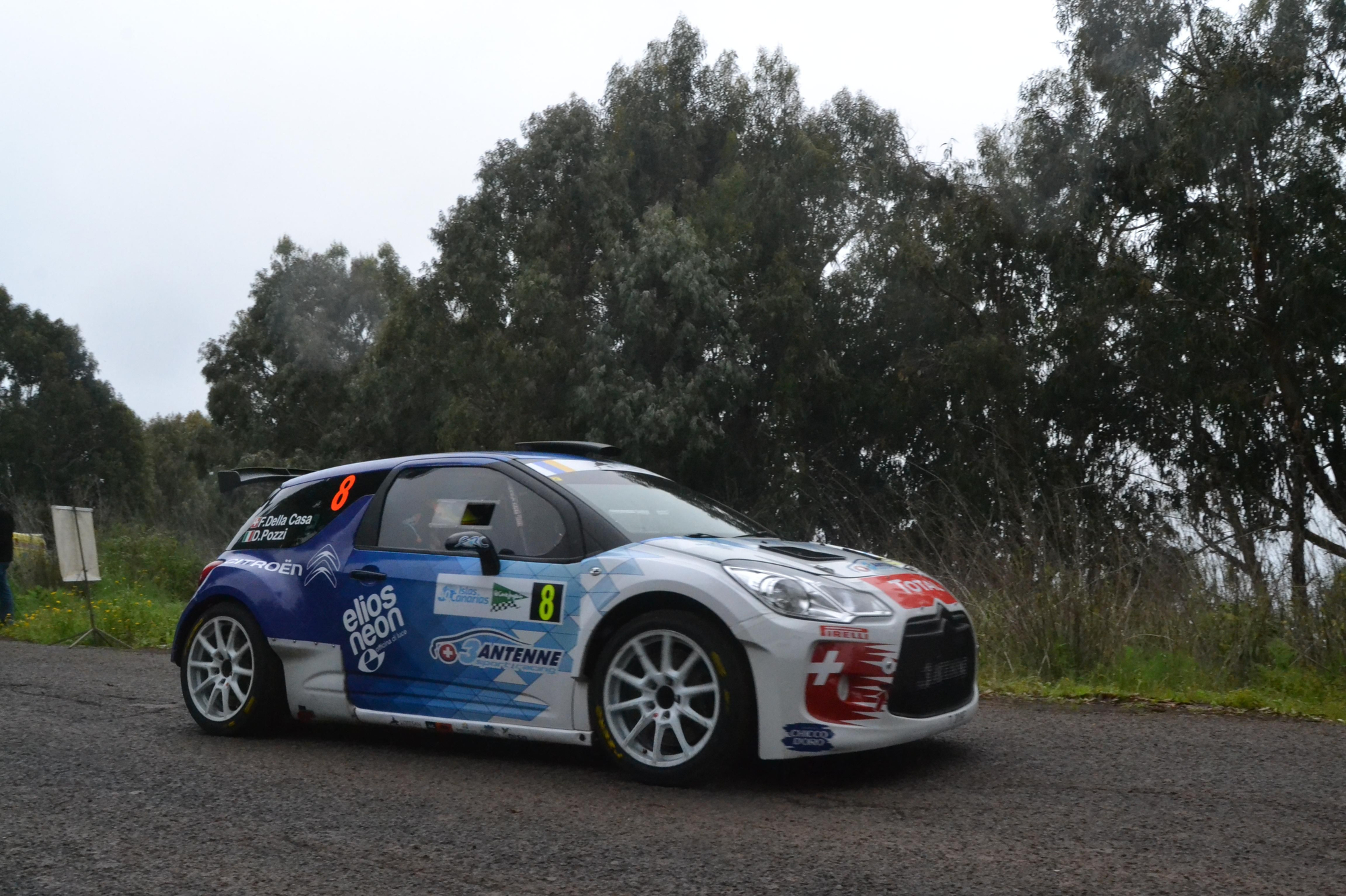 La salida del Rally Islas Canarias en el primer tramo del viernes 11, de Moya a Fontanales. (Iván Alejandro).