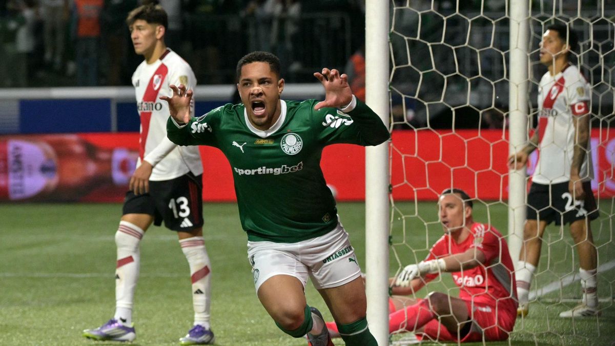 Vitor Roque hizo el primer gol de Palmeiras en la revancha ante River.