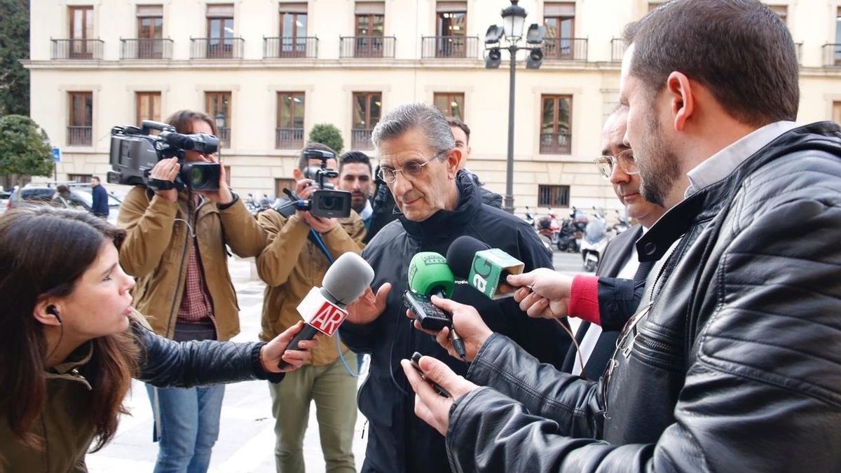 Fiscalía retira su acusación por abusos sexuales contra el padre Román y pide su absolución