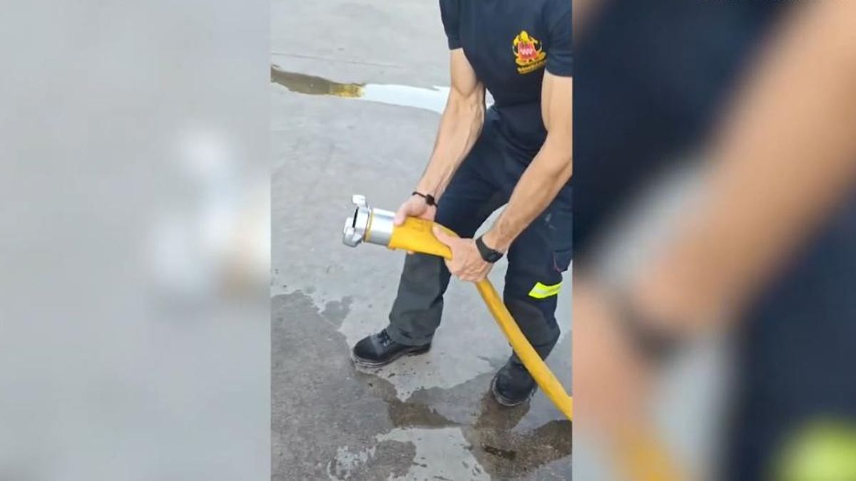 Bomberos muestran las deficiencias en hidratantes del parque, sin prácticamente potencia