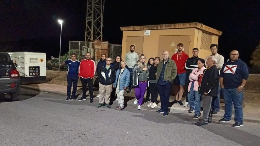 Los vecinos de Encinares de Alcolea evitan el corte de luz tras turnarse durante la madrugada