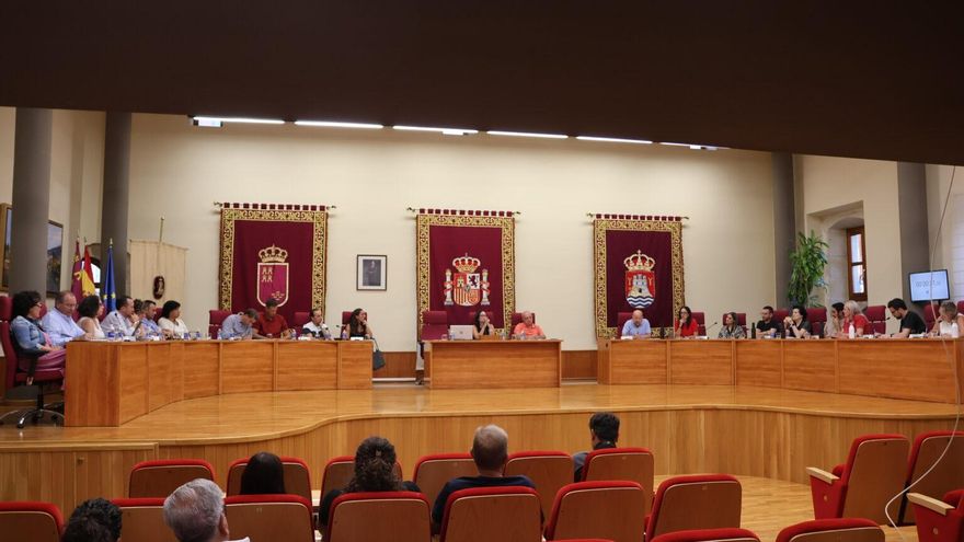 El PP de Yecla se distancia de Vox y aprueba con el PSOE e IU una moción contra la violencia racista: "Se puede ser yeclano de Marruecos"