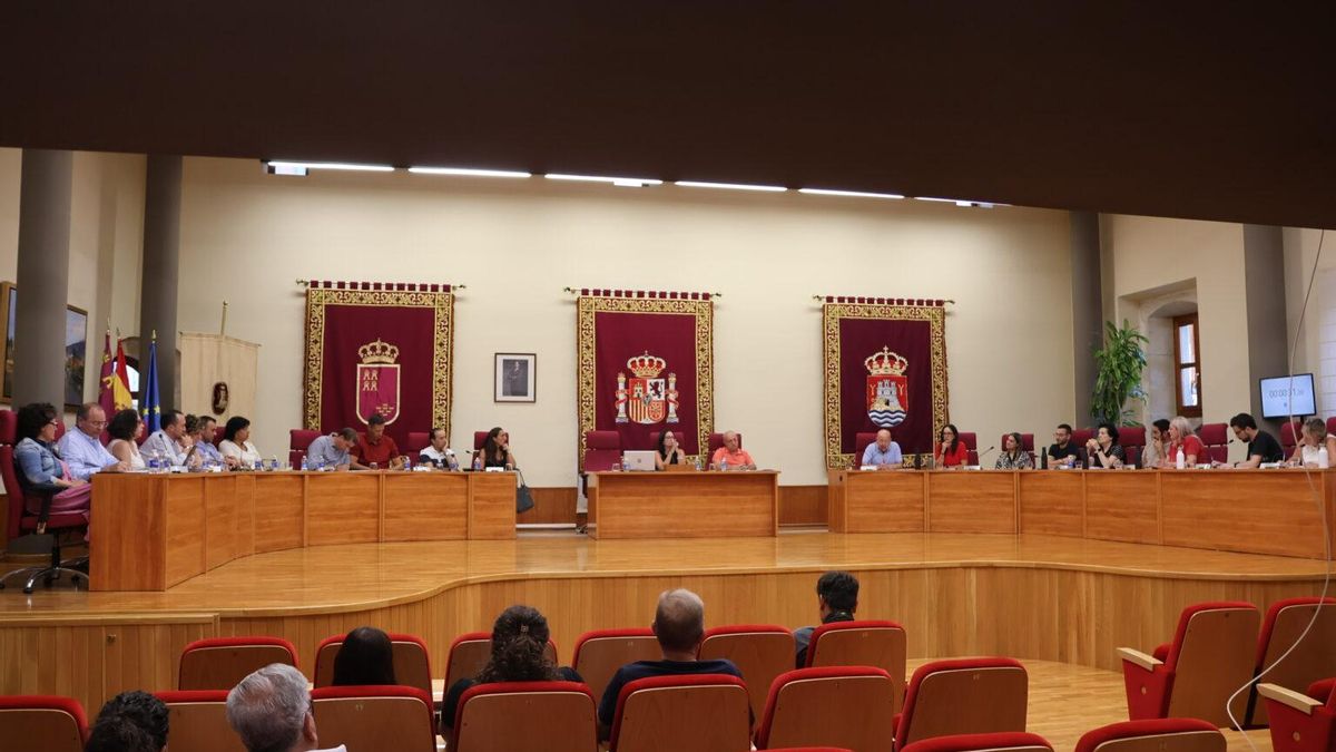 El PP de Yecla se distancia de Vox y aprueba con el PSOE e IU una moción contra la violencia racista: "Se puede ser yeclano de Marruecos"